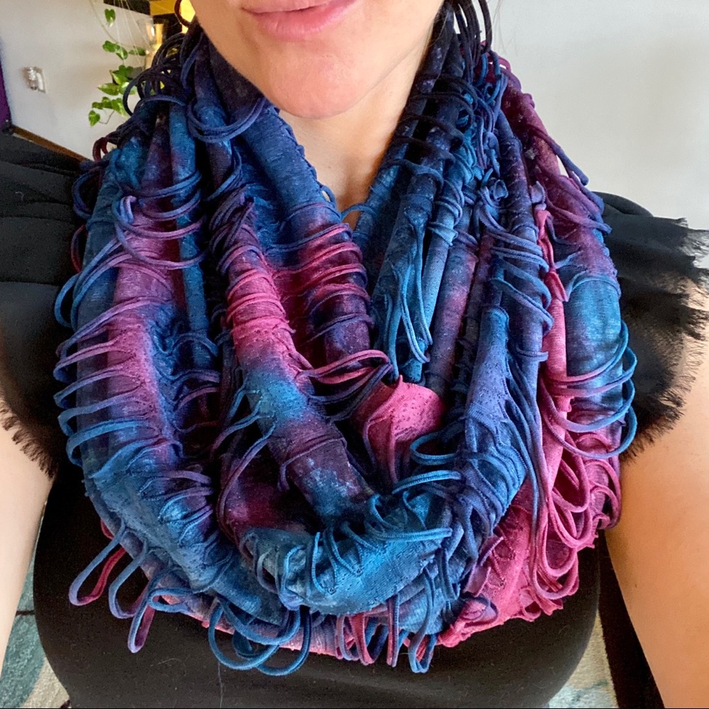 Unique Infinity Scarf - Picture 2 of 4